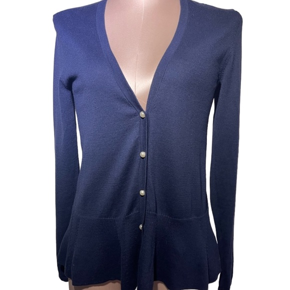 Lilly Pulitzer Sweaters - Lilly Pulitzer long sleeve navy cardigan with pearl buttons. Size XS